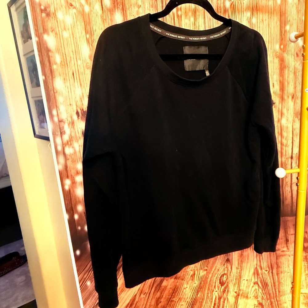 Victoria Secret Black Long Sleeve Sweatshirt
Sweet Angel Wings on the back